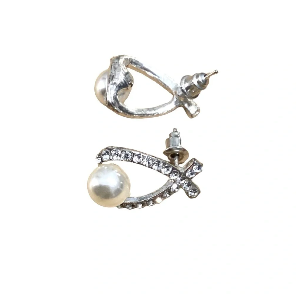 NEW Bridal Post EARRINGS, PEARL STATEMENT EARRINGS #101